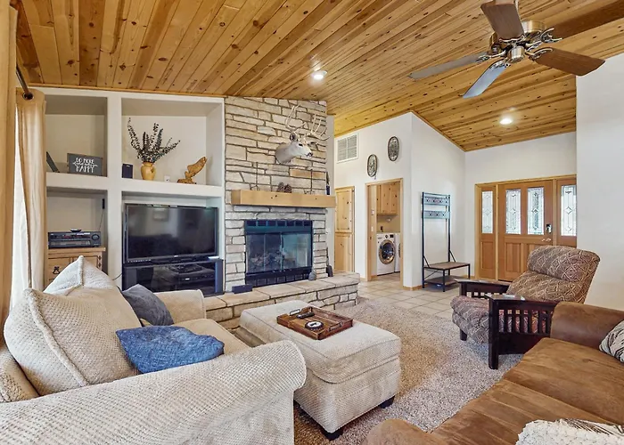 Fire Pit + Yard: Woodsy Retreat Near Woodland * Indian Pine