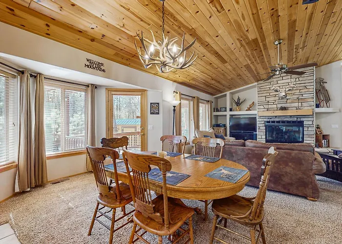Fire Pit + Yard: Woodsy Retreat Near Woodland